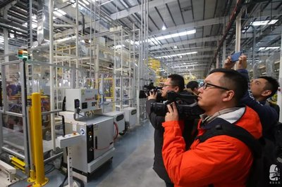 開業(yè)慶典:工廠竣工暨產(chǎn)品下線活動(dòng)